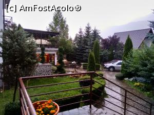 [P09] Curtea si restaurantul in fata.  » foto by laura mihaela
 - 
<span class="allrVoted glyphicon glyphicon-heart hidden" id="av986015"></span>
<a class="m-l-10 hidden" id="sv986015" onclick="voting_Foto_DelVot(,986015,9929)" role="button">șterge vot <span class="glyphicon glyphicon-remove"></span></a>
<a id="v9986015" class=" c-red"  onclick="voting_Foto_SetVot(986015)" role="button"><span class="glyphicon glyphicon-heart-empty"></span> <b>LIKE</b> = Votează poza</a> <img class="hidden"  id="f986015W9" src="/imagini/loader.gif" border="0" /><span class="AjErrMes hidden" id="e986015ErM"></span>