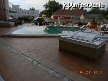 [P27] Atlantis Medical, Wellness & Conference Hotel Hajduszoboszlo - piscina exterioară, cam micuţă. » foto by creivean
 - 
<span class="allrVoted glyphicon glyphicon-heart hidden" id="av246573"></span>
<a class="m-l-10 hidden" id="sv246573" onclick="voting_Foto_DelVot(,246573,9954)" role="button">șterge vot <span class="glyphicon glyphicon-remove"></span></a>
<a id="v9246573" class=" c-red"  onclick="voting_Foto_SetVot(246573)" role="button"><span class="glyphicon glyphicon-heart-empty"></span> <b>LIKE</b> = Votează poza</a> <img class="hidden"  id="f246573W9" src="/imagini/loader.gif" border="0" /><span class="AjErrMes hidden" id="e246573ErM"></span>