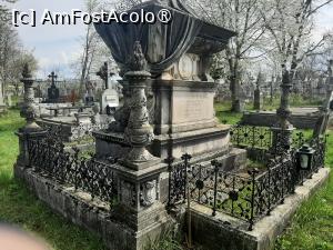 [P12] Cimitirul armenesc » foto by adso
 - 
<span class="allrVoted glyphicon glyphicon-heart hidden" id="av1529556"></span>
<a class="m-l-10 hidden" id="sv1529556" onclick="voting_Foto_DelVot(,1529556,9996)" role="button">șterge vot <span class="glyphicon glyphicon-remove"></span></a>
<a id="v91529556" class=" c-red"  onclick="voting_Foto_SetVot(1529556)" role="button"><span class="glyphicon glyphicon-heart-empty"></span> <b>LIKE</b> = Votează poza</a> <img class="hidden"  id="f1529556W9" src="/imagini/loader.gif" border="0" /><span class="AjErrMes hidden" id="e1529556ErM"></span>