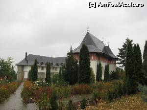 [P03] Corpuri noi la mănăstirea Popăuți » foto by tata123 🔱
 - 
<span class="allrVoted glyphicon glyphicon-heart hidden" id="av582535"></span>
<a class="m-l-10 hidden" id="sv582535" onclick="voting_Foto_DelVot(,582535,9996)" role="button">șterge vot <span class="glyphicon glyphicon-remove"></span></a>
<a id="v9582535" class=" c-red"  onclick="voting_Foto_SetVot(582535)" role="button"><span class="glyphicon glyphicon-heart-empty"></span> <b>LIKE</b> = Votează poza</a> <img class="hidden"  id="f582535W9" src="/imagini/loader.gif" border="0" /><span class="AjErrMes hidden" id="e582535ErM"></span>
