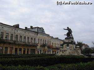 [P05] Piața 1 decembrie 1918 și monumentul căpitanului Ignat - înainte de modernizare » foto by tata123 🔱
 - 
<span class="allrVoted glyphicon glyphicon-heart hidden" id="av582537"></span>
<a class="m-l-10 hidden" id="sv582537" onclick="voting_Foto_DelVot(,582537,9996)" role="button">șterge vot <span class="glyphicon glyphicon-remove"></span></a>
<a id="v9582537" class=" c-red"  onclick="voting_Foto_SetVot(582537)" role="button"><span class="glyphicon glyphicon-heart-empty"></span> <b>LIKE</b> = Votează poza</a> <img class="hidden"  id="f582537W9" src="/imagini/loader.gif" border="0" /><span class="AjErrMes hidden" id="e582537ErM"></span>