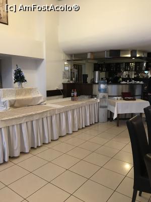 [P41] Apollo Hotel Sibiu, prin restaurant » foto by krisstinna
 - 
<span class="allrVoted glyphicon glyphicon-heart hidden" id="av937599"></span>
<a class="m-l-10 hidden" id="sv937599" onclick="voting_Foto_DelVot(,937599,10003)" role="button">șterge vot <span class="glyphicon glyphicon-remove"></span></a>
<a id="v9937599" class=" c-red"  onclick="voting_Foto_SetVot(937599)" role="button"><span class="glyphicon glyphicon-heart-empty"></span> <b>LIKE</b> = Votează poza</a> <img class="hidden"  id="f937599W9" src="/imagini/loader.gif" border="0" /><span class="AjErrMes hidden" id="e937599ErM"></span>