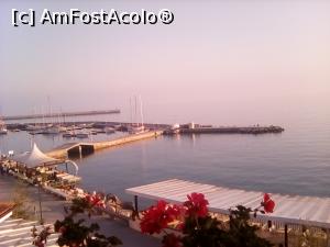 [P30] White House Family. Vedere din balcom.  » foto by Floria
 - 
<span class="allrVoted glyphicon glyphicon-heart hidden" id="av949003"></span>
<a class="m-l-10 hidden" id="sv949003" onclick="voting_Foto_DelVot(,949003,10058)" role="button">șterge vot <span class="glyphicon glyphicon-remove"></span></a>
<a id="v9949003" class=" c-red"  onclick="voting_Foto_SetVot(949003)" role="button"><span class="glyphicon glyphicon-heart-empty"></span> <b>LIKE</b> = Votează poza</a> <img class="hidden"  id="f949003W9" src="/imagini/loader.gif" border="0" /><span class="AjErrMes hidden" id="e949003ErM"></span>