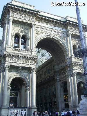 [P56] Milano - Galleria Vittorio Emanuele.  » foto by iulianic
 - 
<span class="allrVoted glyphicon glyphicon-heart hidden" id="av394906"></span>
<a class="m-l-10 hidden" id="sv394906" onclick="voting_Foto_DelVot(,394906,10103)" role="button">șterge vot <span class="glyphicon glyphicon-remove"></span></a>
<a id="v9394906" class=" c-red"  onclick="voting_Foto_SetVot(394906)" role="button"><span class="glyphicon glyphicon-heart-empty"></span> <b>LIKE</b> = Votează poza</a> <img class="hidden"  id="f394906W9" src="/imagini/loader.gif" border="0" /><span class="AjErrMes hidden" id="e394906ErM"></span>