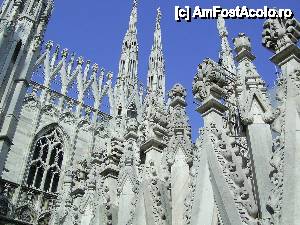 [P57] Milano - Domul, dantelarie de marmura pe acoperis.  » foto by iulianic
 - 
<span class="allrVoted glyphicon glyphicon-heart hidden" id="av394907"></span>
<a class="m-l-10 hidden" id="sv394907" onclick="voting_Foto_DelVot(,394907,10103)" role="button">șterge vot <span class="glyphicon glyphicon-remove"></span></a>
<a id="v9394907" class=" c-red"  onclick="voting_Foto_SetVot(394907)" role="button"><span class="glyphicon glyphicon-heart-empty"></span> <b>LIKE</b> = Votează poza</a> <img class="hidden"  id="f394907W9" src="/imagini/loader.gif" border="0" /><span class="AjErrMes hidden" id="e394907ErM"></span>