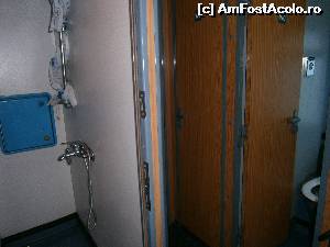 [P02] cabina de dus din trenul Ister » foto by dianamea
 - 
<span class="allrVoted glyphicon glyphicon-heart hidden" id="av557386"></span>
<a class="m-l-10 hidden" id="sv557386" onclick="voting_Foto_DelVot(,557386,10103)" role="button">șterge vot <span class="glyphicon glyphicon-remove"></span></a>
<a id="v9557386" class=" c-red"  onclick="voting_Foto_SetVot(557386)" role="button"><span class="glyphicon glyphicon-heart-empty"></span> <b>LIKE</b> = Votează poza</a> <img class="hidden"  id="f557386W9" src="/imagini/loader.gif" border="0" /><span class="AjErrMes hidden" id="e557386ErM"></span>