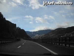 [P02] A22 in Italia, spre Bolzano » foto by sosso
 - 
<span class="allrVoted glyphicon glyphicon-heart hidden" id="av398740"></span>
<a class="m-l-10 hidden" id="sv398740" onclick="voting_Foto_DelVot(,398740,10103)" role="button">șterge vot <span class="glyphicon glyphicon-remove"></span></a>
<a id="v9398740" class=" c-red"  onclick="voting_Foto_SetVot(398740)" role="button"><span class="glyphicon glyphicon-heart-empty"></span> <b>LIKE</b> = Votează poza</a> <img class="hidden"  id="f398740W9" src="/imagini/loader.gif" border="0" /><span class="AjErrMes hidden" id="e398740ErM"></span>
