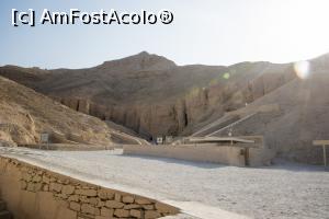 [P32] Excursie Luxor Valea Regilor » foto by basaku
 - 
<span class="allrVoted glyphicon glyphicon-heart hidden" id="av1035044"></span>
<a class="m-l-10 hidden" id="sv1035044" onclick="voting_Foto_DelVot(,1035044,10183)" role="button">șterge vot <span class="glyphicon glyphicon-remove"></span></a>
<a id="v91035044" class=" c-red"  onclick="voting_Foto_SetVot(1035044)" role="button"><span class="glyphicon glyphicon-heart-empty"></span> <b>LIKE</b> = Votează poza</a> <img class="hidden"  id="f1035044W9" src="/imagini/loader.gif" border="0" /><span class="AjErrMes hidden" id="e1035044ErM"></span>