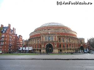 [P73] in vecinatate, Royal Albert Hall » foto by buterfly*
 - 
<span class="allrVoted glyphicon glyphicon-heart hidden" id="av573264"></span>
<a class="m-l-10 hidden" id="sv573264" onclick="voting_Foto_DelVot(,573264,10282)" role="button">șterge vot <span class="glyphicon glyphicon-remove"></span></a>
<a id="v9573264" class=" c-red"  onclick="voting_Foto_SetVot(573264)" role="button"><span class="glyphicon glyphicon-heart-empty"></span> <b>LIKE</b> = Votează poza</a> <img class="hidden"  id="f573264W9" src="/imagini/loader.gif" border="0" /><span class="AjErrMes hidden" id="e573264ErM"></span>