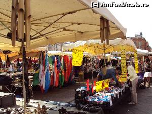 P16 [JUN-2014] Negustori africani şi magrebieni in Place du Capitole din Toulouse