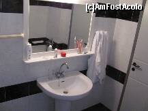 [P15] Baie Hotel Dimico, simpla, clasica, spatioasa si foarte curata » foto by AndreeaG
 - 
<span class="allrVoted glyphicon glyphicon-heart hidden" id="av268868"></span>
<a class="m-l-10 hidden" id="sv268868" onclick="voting_Foto_DelVot(,268868,10330)" role="button">șterge vot <span class="glyphicon glyphicon-remove"></span></a>
<a id="v9268868" class=" c-red"  onclick="voting_Foto_SetVot(268868)" role="button"><span class="glyphicon glyphicon-heart-empty"></span> <b>LIKE</b> = Votează poza</a> <img class="hidden"  id="f268868W9" src="/imagini/loader.gif" border="0" /><span class="AjErrMes hidden" id="e268868ErM"></span>