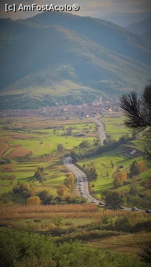 [P17] Vedere dinspre cetatea Tălmaciu-în prim plan DN7, în fundal localitatea Boița » foto by AZE
 - 
<span class="allrVoted glyphicon glyphicon-heart hidden" id="av907666"></span>
<a class="m-l-10 hidden" id="sv907666" onclick="voting_Foto_DelVot(,907666,10358)" role="button">șterge vot <span class="glyphicon glyphicon-remove"></span></a>
<a id="v9907666" class=" c-red"  onclick="voting_Foto_SetVot(907666)" role="button"><span class="glyphicon glyphicon-heart-empty"></span> <b>LIKE</b> = Votează poza</a> <img class="hidden"  id="f907666W9" src="/imagini/loader.gif" border="0" /><span class="AjErrMes hidden" id="e907666ErM"></span>