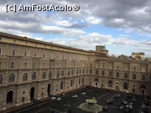 [P30] Musei Vaticani - Curtea interioara » foto by Dan&Ema
 - 
<span class="allrVoted glyphicon glyphicon-heart hidden" id="av937664"></span>
<a class="m-l-10 hidden" id="sv937664" onclick="voting_Foto_DelVot(,937664,10398)" role="button">șterge vot <span class="glyphicon glyphicon-remove"></span></a>
<a id="v9937664" class=" c-red"  onclick="voting_Foto_SetVot(937664)" role="button"><span class="glyphicon glyphicon-heart-empty"></span> <b>LIKE</b> = Votează poza</a> <img class="hidden"  id="f937664W9" src="/imagini/loader.gif" border="0" /><span class="AjErrMes hidden" id="e937664ErM"></span>