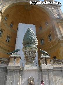 [P24] Din Pinacotecă ieşim noi cumva la lumină, adica în Cortile della Pigna (curtea Conului de Pin) » foto by nickro
 - 
<span class="allrVoted glyphicon glyphicon-heart hidden" id="av226429"></span>
<a class="m-l-10 hidden" id="sv226429" onclick="voting_Foto_DelVot(,226429,10398)" role="button">șterge vot <span class="glyphicon glyphicon-remove"></span></a>
<a id="v9226429" class=" c-red"  onclick="voting_Foto_SetVot(226429)" role="button"><span class="glyphicon glyphicon-heart-empty"></span> <b>LIKE</b> = Votează poza</a> <img class="hidden"  id="f226429W9" src="/imagini/loader.gif" border="0" /><span class="AjErrMes hidden" id="e226429ErM"></span>