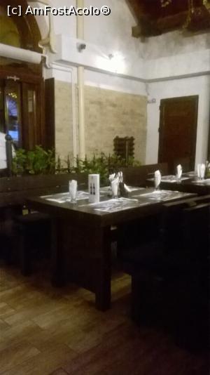 [P03] interior restaurant Taverna Sârbului » foto by zlatna
 - 
<span class="allrVoted glyphicon glyphicon-heart hidden" id="av886832"></span>
<a class="m-l-10 hidden" id="sv886832" onclick="voting_Foto_DelVot(,886832,10418)" role="button">șterge vot <span class="glyphicon glyphicon-remove"></span></a>
<a id="v9886832" class=" c-red"  onclick="voting_Foto_SetVot(886832)" role="button"><span class="glyphicon glyphicon-heart-empty"></span> <b>LIKE</b> = Votează poza</a> <img class="hidden"  id="f886832W9" src="/imagini/loader.gif" border="0" /><span class="AjErrMes hidden" id="e886832ErM"></span>