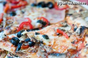 [P01] Pizza pe vatra » foto by Sir BDD
 - 
<span class="allrVoted glyphicon glyphicon-heart hidden" id="av545165"></span>
<a class="m-l-10 hidden" id="sv545165" onclick="voting_Foto_DelVot(,545165,10418)" role="button">șterge vot <span class="glyphicon glyphicon-remove"></span></a>
<a id="v9545165" class=" c-red"  onclick="voting_Foto_SetVot(545165)" role="button"><span class="glyphicon glyphicon-heart-empty"></span> <b>LIKE</b> = Votează poza</a> <img class="hidden"  id="f545165W9" src="/imagini/loader.gif" border="0" /><span class="AjErrMes hidden" id="e545165ErM"></span>