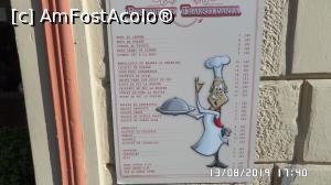 [P02] Restaurant Transilvania, Brașov. Meniul afișat și la intrare.  » foto by ungureanica
 - 
<span class="allrVoted glyphicon glyphicon-heart hidden" id="av1129858"></span>
<a class="m-l-10 hidden" id="sv1129858" onclick="voting_Foto_DelVot(,1129858,10418)" role="button">șterge vot <span class="glyphicon glyphicon-remove"></span></a>
<a id="v91129858" class=" c-red"  onclick="voting_Foto_SetVot(1129858)" role="button"><span class="glyphicon glyphicon-heart-empty"></span> <b>LIKE</b> = Votează poza</a> <img class="hidden"  id="f1129858W9" src="/imagini/loader.gif" border="0" /><span class="AjErrMes hidden" id="e1129858ErM"></span>