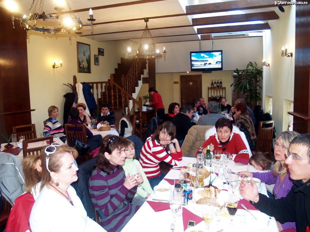 [P06] Vedere de ansamblu cu etajul restaurantului si membrii comunitatii AFA, prezenti acolo. » foto by pepsi70ro
 - 
<span class="allrVoted glyphicon glyphicon-heart hidden" id="av311795"></span>
<a class="m-l-10 hidden" id="sv311795" onclick="voting_Foto_DelVot(,311795,10418)" role="button">șterge vot <span class="glyphicon glyphicon-remove"></span></a>
<a id="v9311795" class=" c-red"  onclick="voting_Foto_SetVot(311795)" role="button"><span class="glyphicon glyphicon-heart-empty"></span> <b>LIKE</b> = Votează poza</a> <img class="hidden"  id="f311795W9" src="/imagini/loader.gif" border="0" /><span class="AjErrMes hidden" id="e311795ErM"></span>
