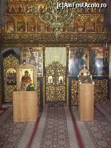 [P05] interiorul micii bisericute a Schitului Ostrov » foto by alin_ph*
 - 
<span class="allrVoted glyphicon glyphicon-heart hidden" id="av385368"></span>
<a class="m-l-10 hidden" id="sv385368" onclick="voting_Foto_DelVot(,385368,10421)" role="button">șterge vot <span class="glyphicon glyphicon-remove"></span></a>
<a id="v9385368" class=" c-red"  onclick="voting_Foto_SetVot(385368)" role="button"><span class="glyphicon glyphicon-heart-empty"></span> <b>LIKE</b> = Votează poza</a> <img class="hidden"  id="f385368W9" src="/imagini/loader.gif" border="0" /><span class="AjErrMes hidden" id="e385368ErM"></span>