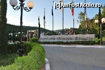 [P04] Royal Club Victoria - Elenite - Aleea de intrare în resort » foto by nicole33
 - 
<span class="allrVoted glyphicon glyphicon-heart hidden" id="av306879"></span>
<a class="m-l-10 hidden" id="sv306879" onclick="voting_Foto_DelVot(,306879,10424)" role="button">șterge vot <span class="glyphicon glyphicon-remove"></span></a>
<a id="v9306879" class=" c-red"  onclick="voting_Foto_SetVot(306879)" role="button"><span class="glyphicon glyphicon-heart-empty"></span> <b>LIKE</b> = Votează poza</a> <img class="hidden"  id="f306879W9" src="/imagini/loader.gif" border="0" /><span class="AjErrMes hidden" id="e306879ErM"></span>