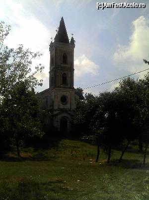 [P16] Satul Malcoci, înființat în anul 1843 de către 25 de familii de germani, iar denumirea inițială a localității a fost Malkotsch. 
In poză este biserica germană din centru. Din păcate, lăcașul de cult este astăzi o ruină. Doar turnul mai stă în picioare » foto by FlorinAndrei
 - 
<span class="allrVoted glyphicon glyphicon-heart hidden" id="av617035"></span>
<a class="m-l-10 hidden" id="sv617035" onclick="voting_Foto_DelVot(,617035,10451)" role="button">șterge vot <span class="glyphicon glyphicon-remove"></span></a>
<a id="v9617035" class=" c-red"  onclick="voting_Foto_SetVot(617035)" role="button"><span class="glyphicon glyphicon-heart-empty"></span> <b>LIKE</b> = Votează poza</a> <img class="hidden"  id="f617035W9" src="/imagini/loader.gif" border="0" /><span class="AjErrMes hidden" id="e617035ErM"></span>