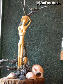[P21] Unul dintre decoratiunile care impodobesc restaurantul hotelului Belair din Zurich » foto by ileanaxperta*
 - 
<span class="allrVoted glyphicon glyphicon-heart hidden" id="av270749"></span>
<a class="m-l-10 hidden" id="sv270749" onclick="voting_Foto_DelVot(,270749,10500)" role="button">șterge vot <span class="glyphicon glyphicon-remove"></span></a>
<a id="v9270749" class=" c-red"  onclick="voting_Foto_SetVot(270749)" role="button"><span class="glyphicon glyphicon-heart-empty"></span> <b>LIKE</b> = Votează poza</a> <img class="hidden"  id="f270749W9" src="/imagini/loader.gif" border="0" /><span class="AjErrMes hidden" id="e270749ErM"></span>