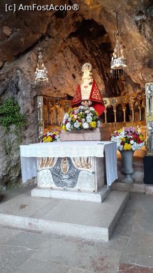 [P02] Statuia Sfintei Fecioare din Sfânta Grotă » foto by Mitica49
 - 
<span class="allrVoted glyphicon glyphicon-heart hidden" id="av1422506"></span>
<a class="m-l-10 hidden" id="sv1422506" onclick="voting_Foto_DelVot(,1422506,10554)" role="button">șterge vot <span class="glyphicon glyphicon-remove"></span></a>
<a id="v91422506" class=" c-red"  onclick="voting_Foto_SetVot(1422506)" role="button"><span class="glyphicon glyphicon-heart-empty"></span> <b>LIKE</b> = Votează poza</a> <img class="hidden"  id="f1422506W9" src="/imagini/loader.gif" border="0" /><span class="AjErrMes hidden" id="e1422506ErM"></span>