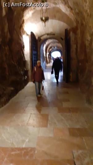 [P07] Hol care duce la Sfânta Grotă » foto by Mitica49
 - 
<span class="allrVoted glyphicon glyphicon-heart hidden" id="av1422511"></span>
<a class="m-l-10 hidden" id="sv1422511" onclick="voting_Foto_DelVot(,1422511,10554)" role="button">șterge vot <span class="glyphicon glyphicon-remove"></span></a>
<a id="v91422511" class=" c-red"  onclick="voting_Foto_SetVot(1422511)" role="button"><span class="glyphicon glyphicon-heart-empty"></span> <b>LIKE</b> = Votează poza</a> <img class="hidden"  id="f1422511W9" src="/imagini/loader.gif" border="0" /><span class="AjErrMes hidden" id="e1422511ErM"></span>