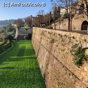 [P10] Bergamo, Città Alta, Cinta Muraria - Zidurile Orașului pozate de sus, de pe Viale delle Mura » foto by mprofeanu
 - 
<span class="allrVoted glyphicon glyphicon-heart hidden" id="av1462778"></span>
<a class="m-l-10 hidden" id="sv1462778" onclick="voting_Foto_DelVot(,1462778,10639)" role="button">șterge vot <span class="glyphicon glyphicon-remove"></span></a>
<a id="v91462778" class=" c-red"  onclick="voting_Foto_SetVot(1462778)" role="button"><span class="glyphicon glyphicon-heart-empty"></span> <b>LIKE</b> = Votează poza</a> <img class="hidden"  id="f1462778W9" src="/imagini/loader.gif" border="0" /><span class="AjErrMes hidden" id="e1462778ErM"></span>
