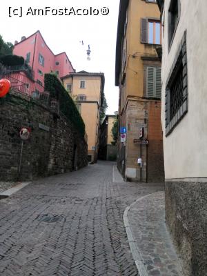 [P08] Străduțele înguste pavate cu piatra cubică » foto by danutza_ang
 - 
<span class="allrVoted glyphicon glyphicon-heart hidden" id="av1120180"></span>
<a class="m-l-10 hidden" id="sv1120180" onclick="voting_Foto_DelVot(,1120180,10639)" role="button">șterge vot <span class="glyphicon glyphicon-remove"></span></a>
<a id="v91120180" class=" c-red"  onclick="voting_Foto_SetVot(1120180)" role="button"><span class="glyphicon glyphicon-heart-empty"></span> <b>LIKE</b> = Votează poza</a> <img class="hidden"  id="f1120180W9" src="/imagini/loader.gif" border="0" /><span class="AjErrMes hidden" id="e1120180ErM"></span>