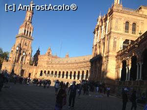 [P31] Detaliu din Piata Spaniei, Sevilla.  » foto by rora
 - 
<span class="allrVoted glyphicon glyphicon-heart hidden" id="av922391"></span>
<a class="m-l-10 hidden" id="sv922391" onclick="voting_Foto_DelVot(,922391,10692)" role="button">șterge vot <span class="glyphicon glyphicon-remove"></span></a>
<a id="v9922391" class=" c-red"  onclick="voting_Foto_SetVot(922391)" role="button"><span class="glyphicon glyphicon-heart-empty"></span> <b>LIKE</b> = Votează poza</a> <img class="hidden"  id="f922391W9" src="/imagini/loader.gif" border="0" /><span class="AjErrMes hidden" id="e922391ErM"></span>