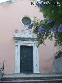 [P06] Tacute din loc in loc stau bisericile orasului aici alaturi de jakaranda inflorit » foto by Cristian_h
 - 
<span class="allrVoted glyphicon glyphicon-heart hidden" id="av101958"></span>
<a class="m-l-10 hidden" id="sv101958" onclick="voting_Foto_DelVot(,101958,10697)" role="button">șterge vot <span class="glyphicon glyphicon-remove"></span></a>
<a id="v9101958" class=" c-red"  onclick="voting_Foto_SetVot(101958)" role="button"><span class="glyphicon glyphicon-heart-empty"></span> <b>LIKE</b> = Votează poza</a> <img class="hidden"  id="f101958W9" src="/imagini/loader.gif" border="0" /><span class="AjErrMes hidden" id="e101958ErM"></span>