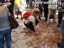 [P13] Corfu Town - Obiceiul aruncarii ulcioarelor cu apa de la balcoane in ziua de Paste - fiecare ia acasa un ciob care sa ii aduca noroc » foto by Diaura*
 - 
<span class="allrVoted glyphicon glyphicon-heart hidden" id="av30356"></span>
<a class="m-l-10 hidden" id="sv30356" onclick="voting_Foto_DelVot(,30356,10697)" role="button">șterge vot <span class="glyphicon glyphicon-remove"></span></a>
<a id="v930356" class=" c-red"  onclick="voting_Foto_SetVot(30356)" role="button"><span class="glyphicon glyphicon-heart-empty"></span> <b>LIKE</b> = Votează poza</a> <img class="hidden"  id="f30356W9" src="/imagini/loader.gif" border="0" /><span class="AjErrMes hidden" id="e30356ErM"></span>