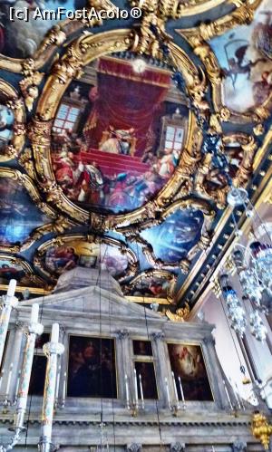 [P12] Detaliu cu altarul şi cu tavanul pictat din Biserica Sfântul Spiridon.  » foto by Lucien
 - 
<span class="allrVoted glyphicon glyphicon-heart hidden" id="av747202"></span>
<a class="m-l-10 hidden" id="sv747202" onclick="voting_Foto_DelVot(,747202,10697)" role="button">șterge vot <span class="glyphicon glyphicon-remove"></span></a>
<a id="v9747202" class=" c-red"  onclick="voting_Foto_SetVot(747202)" role="button"><span class="glyphicon glyphicon-heart-empty"></span> <b>LIKE</b> = Votează poza</a> <img class="hidden"  id="f747202W9" src="/imagini/loader.gif" border="0" /><span class="AjErrMes hidden" id="e747202ErM"></span>