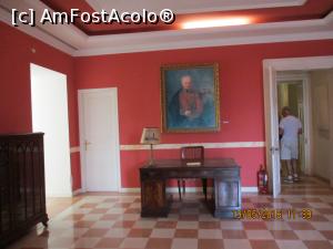 [P21] Biroul si portretul lui Sir Adam » foto by elviramvio
 - 
<span class="allrVoted glyphicon glyphicon-heart hidden" id="av803118"></span>
<a class="m-l-10 hidden" id="sv803118" onclick="voting_Foto_DelVot(,803118,10697)" role="button">șterge vot <span class="glyphicon glyphicon-remove"></span></a>
<a id="v9803118" class=" c-red"  onclick="voting_Foto_SetVot(803118)" role="button"><span class="glyphicon glyphicon-heart-empty"></span> <b>LIKE</b> = Votează poza</a> <img class="hidden"  id="f803118W9" src="/imagini/loader.gif" border="0" /><span class="AjErrMes hidden" id="e803118ErM"></span>