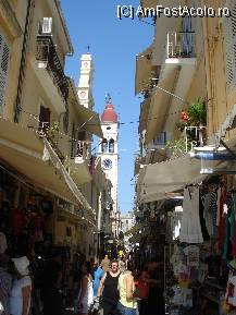 [P16] Stradute inguste prinr-o parte a bazarului din Kerkyra, se vede si putin din biserica Sf. Spiridon) » foto by ileanaxperta*
 - 
<span class="allrVoted glyphicon glyphicon-heart hidden" id="av79344"></span>
<a class="m-l-10 hidden" id="sv79344" onclick="voting_Foto_DelVot(,79344,10697)" role="button">șterge vot <span class="glyphicon glyphicon-remove"></span></a>
<a id="v979344" class=" c-red"  onclick="voting_Foto_SetVot(79344)" role="button"><span class="glyphicon glyphicon-heart-empty"></span> <b>LIKE</b> = Votează poza</a> <img class="hidden"  id="f79344W9" src="/imagini/loader.gif" border="0" /><span class="AjErrMes hidden" id="e79344ErM"></span>