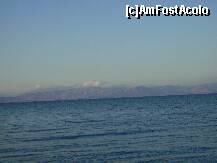 [P02] Marea la Moraitika, în zare se văd Munţii din Albania » foto by krondia*
 - 
<span class="allrVoted glyphicon glyphicon-heart hidden" id="av226545"></span>
<a class="m-l-10 hidden" id="sv226545" onclick="voting_Foto_DelVot(,226545,10698)" role="button">șterge vot <span class="glyphicon glyphicon-remove"></span></a>
<a id="v9226545" class=" c-red"  onclick="voting_Foto_SetVot(226545)" role="button"><span class="glyphicon glyphicon-heart-empty"></span> <b>LIKE</b> = Votează poza</a> <img class="hidden"  id="f226545W9" src="/imagini/loader.gif" border="0" /><span class="AjErrMes hidden" id="e226545ErM"></span>