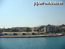 [P04] ne apropiem de portul din Kerkyra » foto by sandu.53
 - 
<span class="allrVoted glyphicon glyphicon-heart hidden" id="av264986"></span>
<a class="m-l-10 hidden" id="sv264986" onclick="voting_Foto_DelVot(,264986,10698)" role="button">șterge vot <span class="glyphicon glyphicon-remove"></span></a>
<a id="v9264986" class=" c-red"  onclick="voting_Foto_SetVot(264986)" role="button"><span class="glyphicon glyphicon-heart-empty"></span> <b>LIKE</b> = Votează poza</a> <img class="hidden"  id="f264986W9" src="/imagini/loader.gif" border="0" /><span class="AjErrMes hidden" id="e264986ErM"></span>