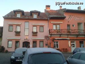 [P11] Pensiunea vazuta din curtea interioara » foto by spiros
 - 
<span class="allrVoted glyphicon glyphicon-heart hidden" id="av580665"></span>
<a class="m-l-10 hidden" id="sv580665" onclick="voting_Foto_DelVot(,580665,10726)" role="button">șterge vot <span class="glyphicon glyphicon-remove"></span></a>
<a id="v9580665" class=" c-red"  onclick="voting_Foto_SetVot(580665)" role="button"><span class="glyphicon glyphicon-heart-empty"></span> <b>LIKE</b> = Votează poza</a> <img class="hidden"  id="f580665W9" src="/imagini/loader.gif" border="0" /><span class="AjErrMes hidden" id="e580665ErM"></span>