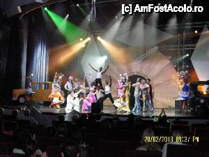 [P22] Spectacol în seria a doua, păcat că durau doar trei sferturi de oră...  » foto by Alina53
 - 
<span class="allrVoted glyphicon glyphicon-heart hidden" id="av473842"></span>
<a class="m-l-10 hidden" id="sv473842" onclick="voting_Foto_DelVot(,473842,10802)" role="button">șterge vot <span class="glyphicon glyphicon-remove"></span></a>
<a id="v9473842" class=" c-red"  onclick="voting_Foto_SetVot(473842)" role="button"><span class="glyphicon glyphicon-heart-empty"></span> <b>LIKE</b> = Votează poza</a> <img class="hidden"  id="f473842W9" src="/imagini/loader.gif" border="0" /><span class="AjErrMes hidden" id="e473842ErM"></span>