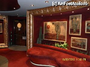 [P41] În galeria de artă » foto by Alina53
 - 
<span class="allrVoted glyphicon glyphicon-heart hidden" id="av473861"></span>
<a class="m-l-10 hidden" id="sv473861" onclick="voting_Foto_DelVot(,473861,10802)" role="button">șterge vot <span class="glyphicon glyphicon-remove"></span></a>
<a id="v9473861" class=" c-red"  onclick="voting_Foto_SetVot(473861)" role="button"><span class="glyphicon glyphicon-heart-empty"></span> <b>LIKE</b> = Votează poza</a> <img class="hidden"  id="f473861W9" src="/imagini/loader.gif" border="0" /><span class="AjErrMes hidden" id="e473861ErM"></span>