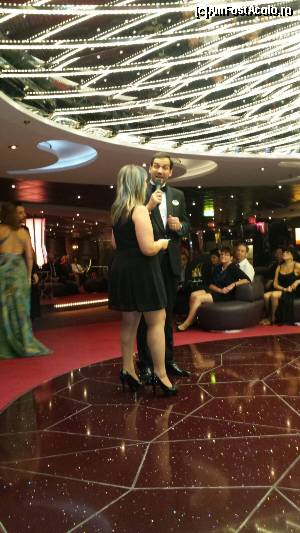 [P07] Seara in care s-a dansat cu ofiterii!  » foto by andraz
 - 
<span class="allrVoted glyphicon glyphicon-heart hidden" id="av688596"></span>
<a class="m-l-10 hidden" id="sv688596" onclick="voting_Foto_DelVot(,688596,10802)" role="button">șterge vot <span class="glyphicon glyphicon-remove"></span></a>
<a id="v9688596" class=" c-red"  onclick="voting_Foto_SetVot(688596)" role="button"><span class="glyphicon glyphicon-heart-empty"></span> <b>LIKE</b> = Votează poza</a> <img class="hidden"  id="f688596W9" src="/imagini/loader.gif" border="0" /><span class="AjErrMes hidden" id="e688596ErM"></span>