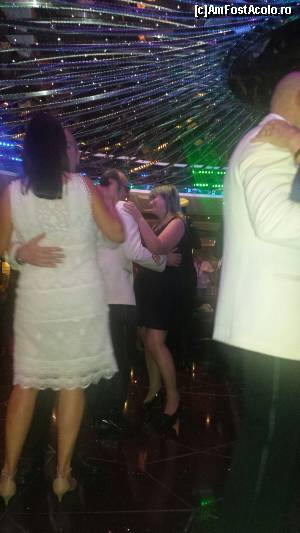 [P08] Dans cu ofiterii!  » foto by andraz
 - 
<span class="allrVoted glyphicon glyphicon-heart hidden" id="av688597"></span>
<a class="m-l-10 hidden" id="sv688597" onclick="voting_Foto_DelVot(,688597,10802)" role="button">șterge vot <span class="glyphicon glyphicon-remove"></span></a>
<a id="v9688597" class=" c-red"  onclick="voting_Foto_SetVot(688597)" role="button"><span class="glyphicon glyphicon-heart-empty"></span> <b>LIKE</b> = Votează poza</a> <img class="hidden"  id="f688597W9" src="/imagini/loader.gif" border="0" /><span class="AjErrMes hidden" id="e688597ErM"></span>