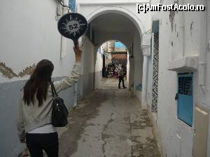 [P27] ghida excursiei din Tunis... cu semnul sus tot timpul sa nu ne pierdem » foto by bogdan 75
 - 
<span class="allrVoted glyphicon glyphicon-heart hidden" id="av503141"></span>
<a class="m-l-10 hidden" id="sv503141" onclick="voting_Foto_DelVot(,503141,10802)" role="button">șterge vot <span class="glyphicon glyphicon-remove"></span></a>
<a id="v9503141" class=" c-red"  onclick="voting_Foto_SetVot(503141)" role="button"><span class="glyphicon glyphicon-heart-empty"></span> <b>LIKE</b> = Votează poza</a> <img class="hidden"  id="f503141W9" src="/imagini/loader.gif" border="0" /><span class="AjErrMes hidden" id="e503141ErM"></span>