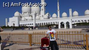 [P09] LA MOSCHEE IN ABU DHABI » foto by bogdan 75
 - 
<span class="allrVoted glyphicon glyphicon-heart hidden" id="av1063363"></span>
<a class="m-l-10 hidden" id="sv1063363" onclick="voting_Foto_DelVot(,1063363,10802)" role="button">șterge vot <span class="glyphicon glyphicon-remove"></span></a>
<a id="v91063363" class=" c-red"  onclick="voting_Foto_SetVot(1063363)" role="button"><span class="glyphicon glyphicon-heart-empty"></span> <b>LIKE</b> = Votează poza</a> <img class="hidden"  id="f1063363W9" src="/imagini/loader.gif" border="0" /><span class="AjErrMes hidden" id="e1063363ErM"></span>