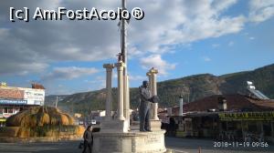 [P19] Un monument natural si unul facut de mana omului. » foto by voltainstel
 - 
<span class="allrVoted glyphicon glyphicon-heart hidden" id="av1160522"></span>
<a class="m-l-10 hidden" id="sv1160522" onclick="voting_Foto_DelVot(,1160522,10840)" role="button">șterge vot <span class="glyphicon glyphicon-remove"></span></a>
<a id="v91160522" class=" c-red"  onclick="voting_Foto_SetVot(1160522)" role="button"><span class="glyphicon glyphicon-heart-empty"></span> <b>LIKE</b> = Votează poza</a> <img class="hidden"  id="f1160522W9" src="/imagini/loader.gif" border="0" /><span class="AjErrMes hidden" id="e1160522ErM"></span>