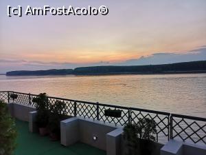 [P01] Apus de soare peste Dunăre la Silistra » foto by crismis
 - 
<span class="allrVoted glyphicon glyphicon-heart hidden" id="av1099856"></span>
<a class="m-l-10 hidden" id="sv1099856" onclick="voting_Foto_DelVot(,1099856,10840)" role="button">șterge vot <span class="glyphicon glyphicon-remove"></span></a>
<a id="v91099856" class=" c-red"  onclick="voting_Foto_SetVot(1099856)" role="button"><span class="glyphicon glyphicon-heart-empty"></span> <b>LIKE</b> = Votează poza</a> <img class="hidden"  id="f1099856W9" src="/imagini/loader.gif" border="0" /><span class="AjErrMes hidden" id="e1099856ErM"></span>