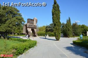 [P15] Calul troian de la intrarea &icirc;n situl arheologic Troia » foto by Costi
 - 
<span class="allrVoted glyphicon glyphicon-heart hidden" id="av1189810"></span>
<a class="m-l-10 hidden" id="sv1189810" onclick="voting_Foto_DelVot(,1189810,10840)" role="button">șterge vot <span class="glyphicon glyphicon-remove"></span></a>
<a id="v91189810" class=" c-red"  onclick="voting_Foto_SetVot(1189810)" role="button"><span class="glyphicon glyphicon-heart-empty"></span> <b>LIKE</b> = Votează poza</a> <img class="hidden"  id="f1189810W9" src="/imagini/loader.gif" border="0" /><span class="AjErrMes hidden" id="e1189810ErM"></span>