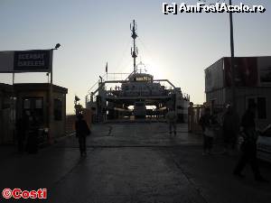 [P05] Autocarul a urcat pe feribot. Urcăm și noi, pentru a traversa Dardanelele.  » foto by Costi
 - 
<span class="allrVoted glyphicon glyphicon-heart hidden" id="av561059"></span>
<a class="m-l-10 hidden" id="sv561059" onclick="voting_Foto_DelVot(,561059,10840)" role="button">șterge vot <span class="glyphicon glyphicon-remove"></span></a>
<a id="v9561059" class=" c-red"  onclick="voting_Foto_SetVot(561059)" role="button"><span class="glyphicon glyphicon-heart-empty"></span> <b>LIKE</b> = Votează poza</a> <img class="hidden"  id="f561059W9" src="/imagini/loader.gif" border="0" /><span class="AjErrMes hidden" id="e561059ErM"></span>