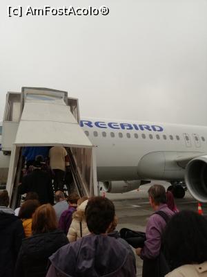 [P02] Îmbarcarea în avion » foto by mmierla
 - 
<span class="allrVoted glyphicon glyphicon-heart hidden" id="av1128728"></span>
<a class="m-l-10 hidden" id="sv1128728" onclick="voting_Foto_DelVot(,1128728,10840)" role="button">șterge vot <span class="glyphicon glyphicon-remove"></span></a>
<a id="v91128728" class=" c-red"  onclick="voting_Foto_SetVot(1128728)" role="button"><span class="glyphicon glyphicon-heart-empty"></span> <b>LIKE</b> = Votează poza</a> <img class="hidden"  id="f1128728W9" src="/imagini/loader.gif" border="0" /><span class="AjErrMes hidden" id="e1128728ErM"></span>